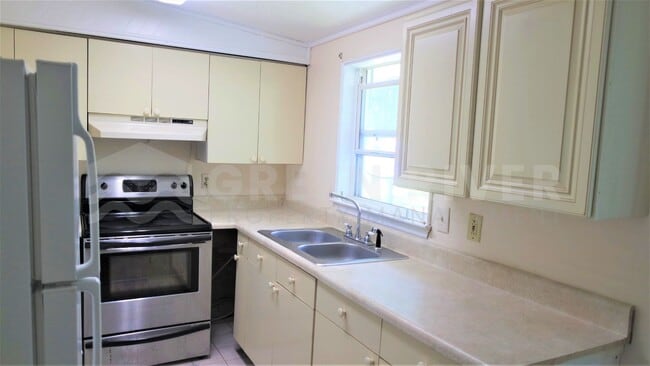 4261 Sabine Dr in Jacksonville, FL - Building Photo - Building Photo