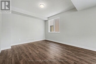 808 Demulcent Ln in Ottawa, ON - Building Photo - Building Photo