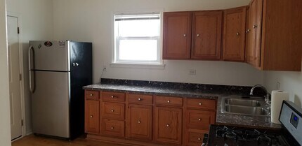4417 N Keokuk Ave, Unit 2nd floor in Chicago, IL - Building Photo - Building Photo