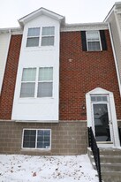 8017 Stratford Cir S in Shakopee, MN - Building Photo