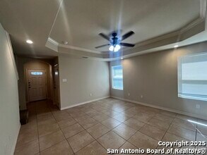 6623 Mia Way in San Antonio, TX - Building Photo - Building Photo