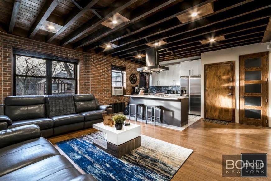 19-53-53 79th St in Queens, NY - Foto de edificio