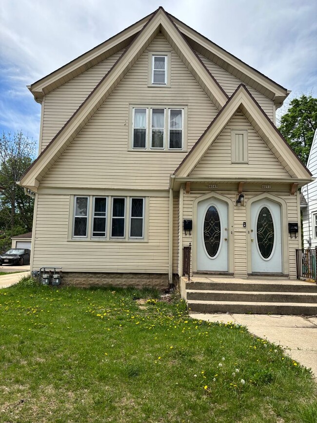 property at 4049 N Elmhurst Rd