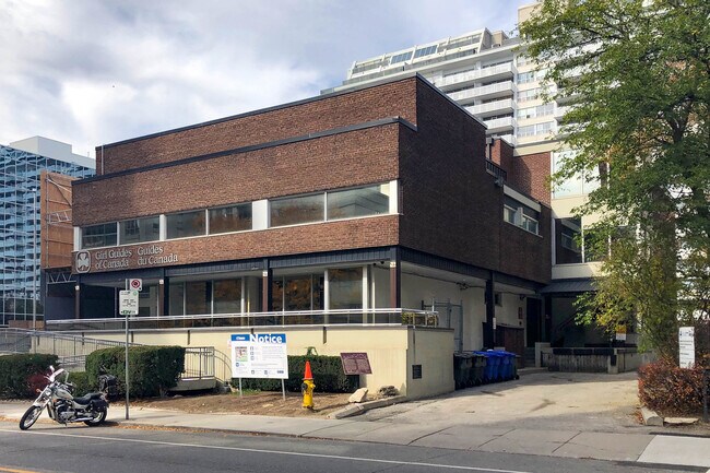 50 Merton St