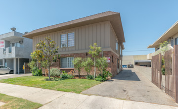 7343 Woodley Ave in Van Nuys, CA - Building Photo - Building Photo