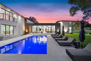 1881 NE 196th Terrace in Miami, FL - Building Photo