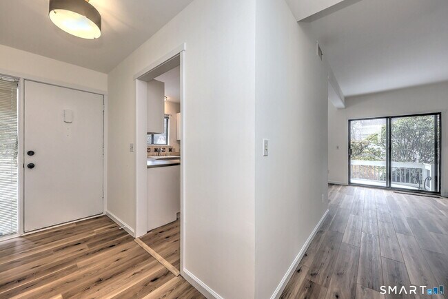 454 Heritage Vlg in Southbury, CT - Building Photo - Building Photo