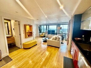 350 Revere Beach Blvd in Revere, MA - Building Photo - Building Photo