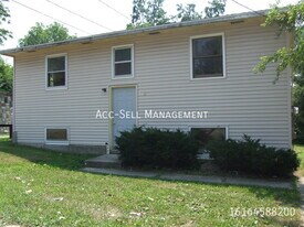 530 Hall St SE in Grand Rapids, MI - Building Photo