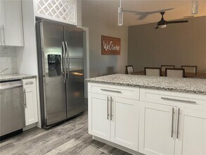 1625 Madrid Dr in Largo, FL - Building Photo - Building Photo