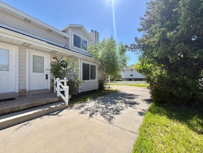 property at 1091-1099 Shepard Ln