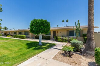 10935 W Santa Fe Dr in Sun City, AZ - Building Photo - Building Photo