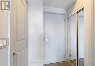 9201 Yonge St in Richmond Hill, ON - Building Photo - Building Photo