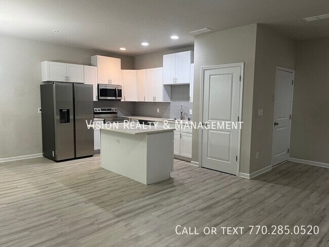 8336 Triple Crown Dr in Douglasville, GA - Building Photo - Building Photo