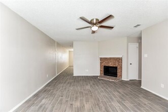 1708 Beau Ct in Balch Springs, TX - Foto de edificio - Building Photo