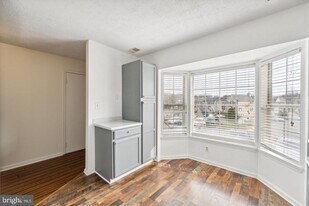 16250 Taconic Cir in Montclair, VA - Building Photo