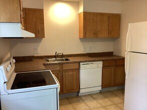 123 SE 30th Pl in Portland, OR - Building Photo - Building Photo