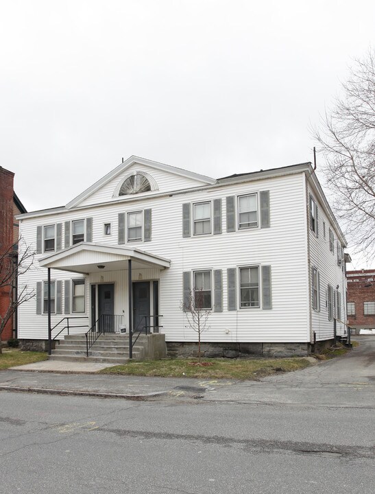 33-35 Willis St in Pittsfield, MA - Building Photo