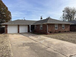 9412 Northland Rd in The Village, OK - Foto de edificio - Building Photo