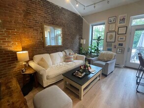 18 Durham St, Unit 2 in Boston, MA - Building Photo - Building Photo