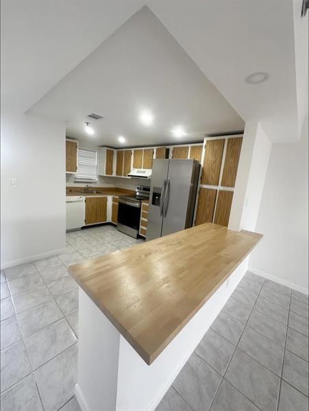 property at 3001 W Rolling Hills Cir