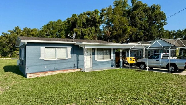 property at 1310 N Combee Rd