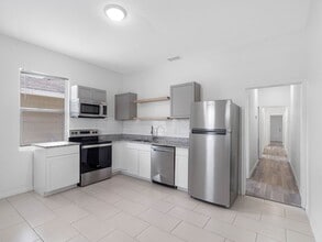 2524 W Cherry St in Tampa, FL - Building Photo - Building Photo