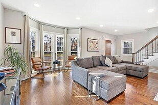 1317 N Jackson St in Waukegan, IL - Building Photo