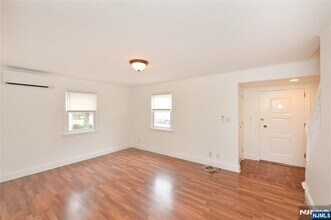 3-11-11 Lyons Ave in Fair Lawn, NJ - Building Photo - Building Photo