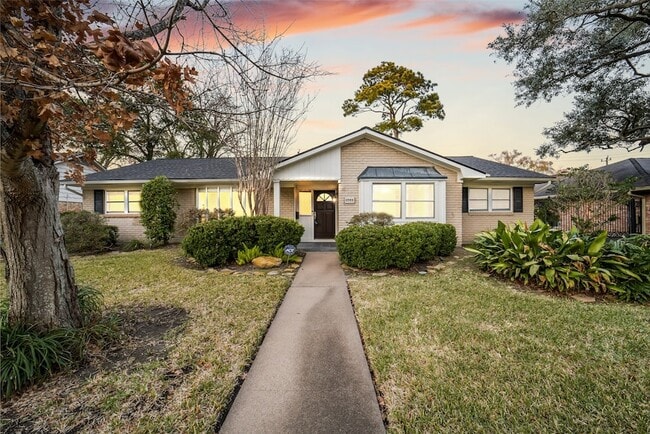 5322 Rutherglenn Dr
