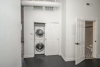 1126 Walnut St in Cincinnati, OH - Building Photo - Building Photo