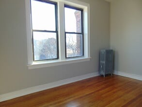 1501 E 74th Pl, Unit 1 in Chicago, IL - Foto de edificio - Building Photo