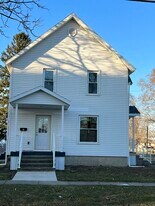 119 E Elm St in Albion, MI - Building Photo