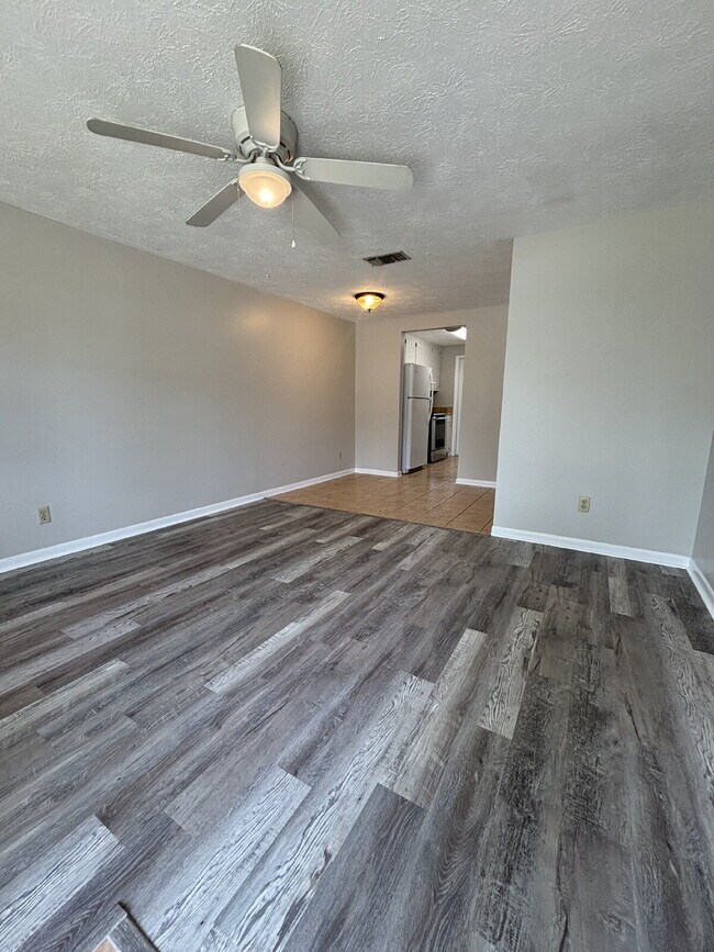 1106 Bradford Cir in Lynn Haven, FL - Building Photo - Building Photo
