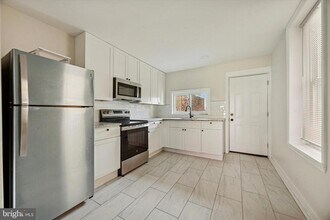 6002 W Thompson St in Philadelphia, PA - Building Photo - Building Photo