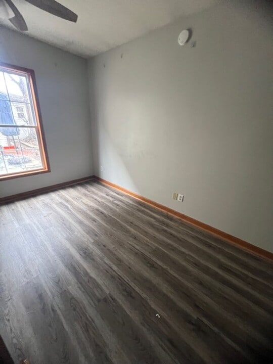 106 Parade St in Erie, PA - Building Photo