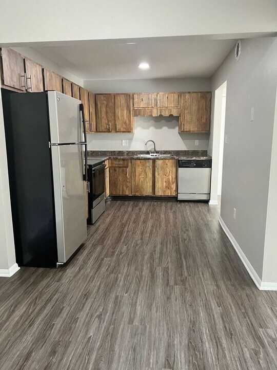 1081 Scarborough Ct, Unit F5 in Chesterton, IN - Building Photo