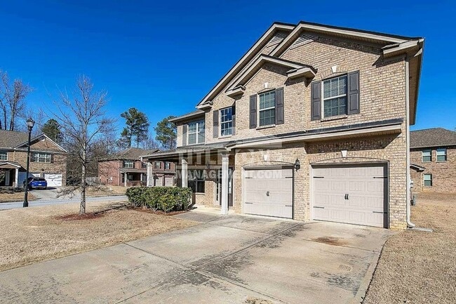 813 Golden Isles Dr in Loganville, GA - Building Photo - Building Photo