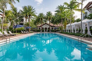 Cortland Hollywood in Hollywood, FL - Building Photo