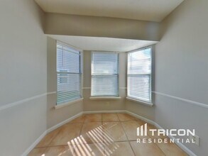 12565 Blue Lagoon Trail in Jacksonville, FL - Foto de edificio - Building Photo
