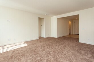 2032 Frst Grv Ln in Sparks, NV - Building Photo - Building Photo