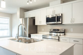 17223-1729A 9A Ave SW in Edmonton, AB - Building Photo - Building Photo