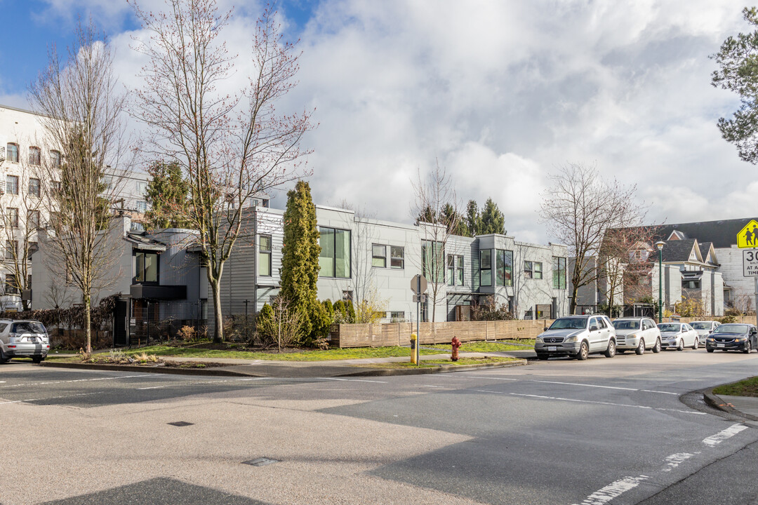 Jackson Gardens in Vancouver, BC - Building Photo