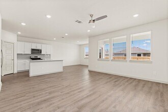 1339 Plymouth St in San Marcos, TX - Building Photo - Building Photo