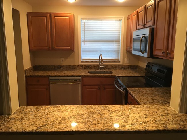 1638 Embassy Dr-Unit -106 in West Palm Beach, FL - Building Photo - Building Photo