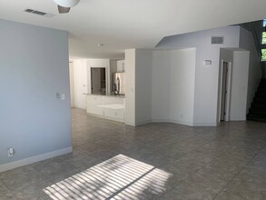 7504 Fencerow St in Las Vegas, NV - Building Photo - Building Photo