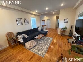 14 Flint St, Unit 1 in Somerville, MA - Building Photo - Building Photo