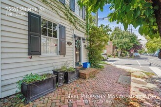 1228 Prince St in Alexandria, VA - Foto de edificio - Building Photo