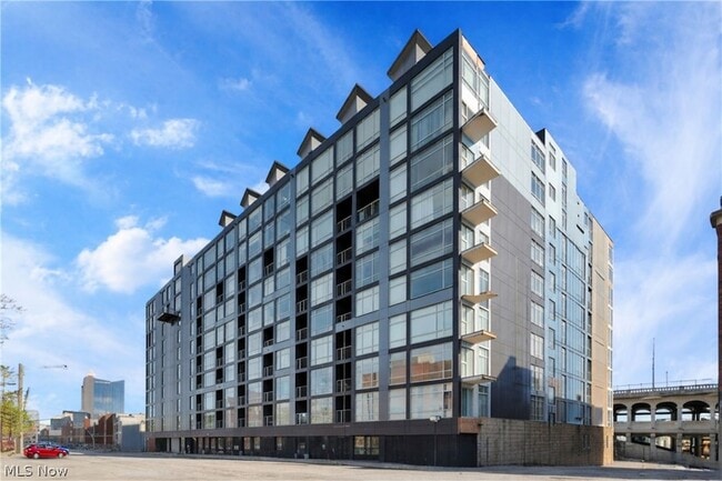 2222 Detroit Ave, Unit 917 in Cleveland, OH - Building Photo - Building Photo