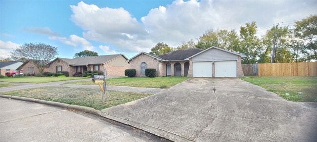 10635 Tenneta Dr in Houston, TX - Building Photo - Building Photo